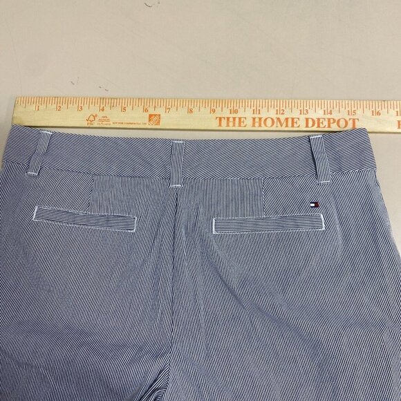 TOMMY HILFIGER WOMEN’S‎ BERMUDA SHORT BLUE AND WHITE STRIPES SZ 4 - Picture 3 of 7